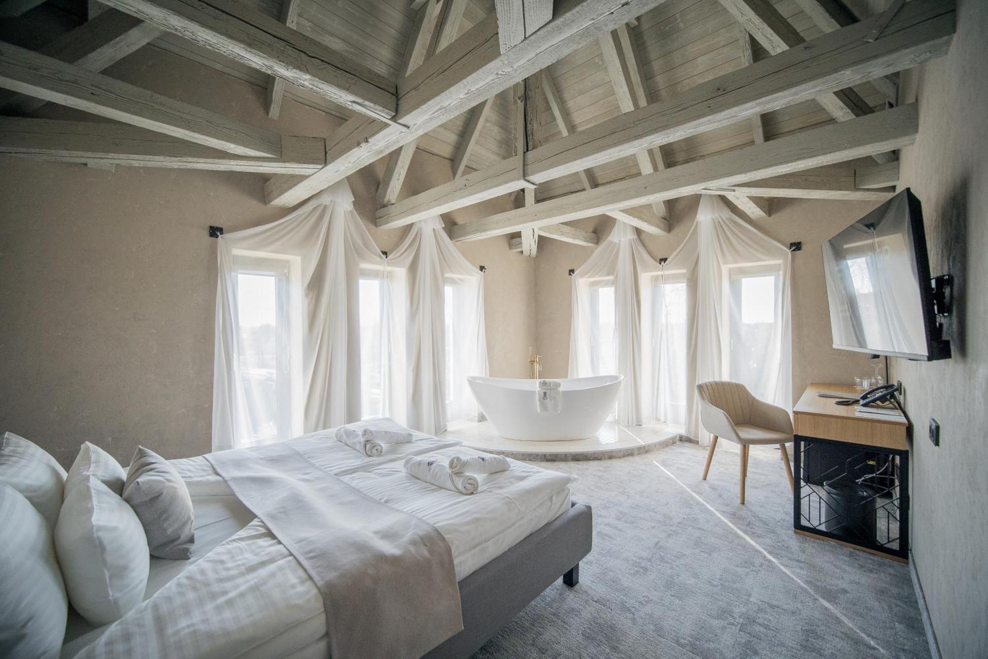 Bordur Wellness Hotel Superior Es Szonyegmuzeum Békésszentandrás エクステリア 写真