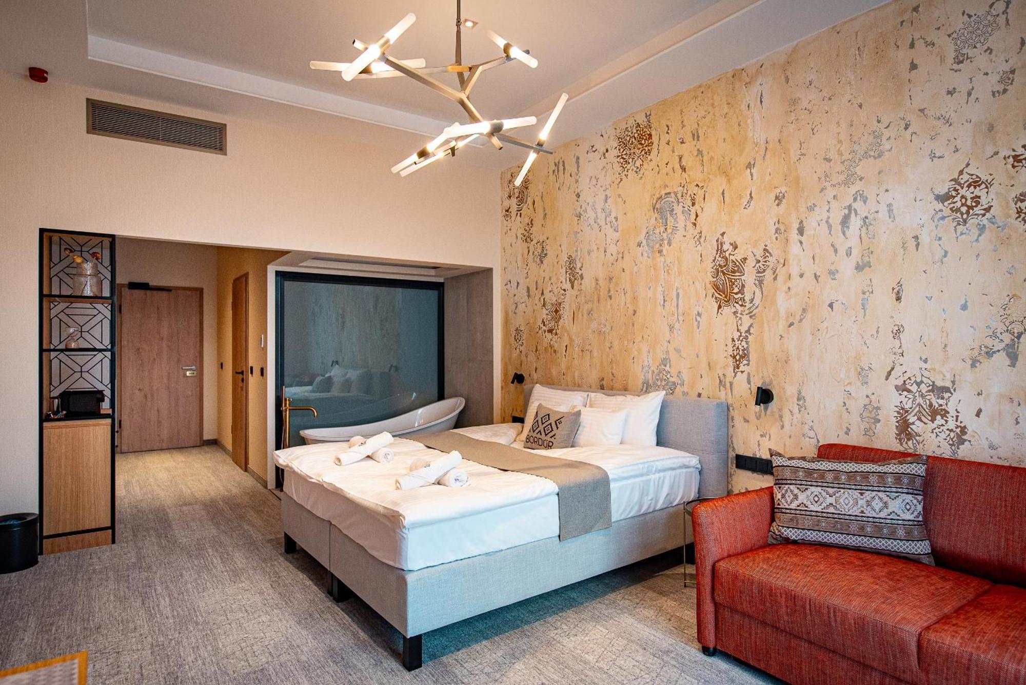 Bordur Wellness Hotel Superior Es Szonyegmuzeum Békésszentandrás エクステリア 写真