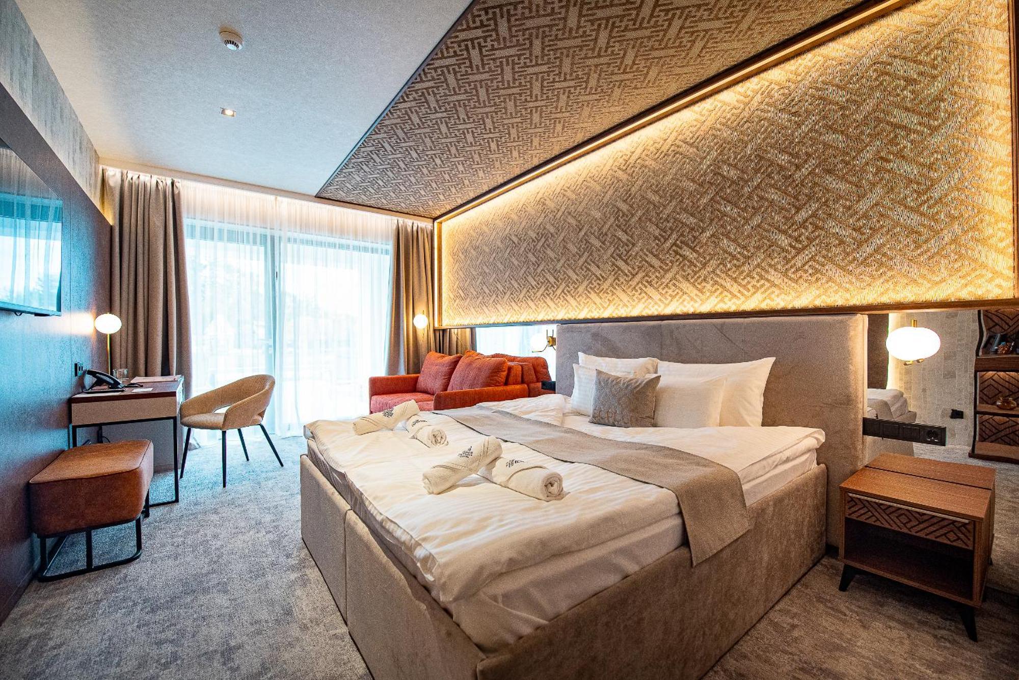 Bordur Wellness Hotel Superior Es Szonyegmuzeum Békésszentandrás エクステリア 写真
