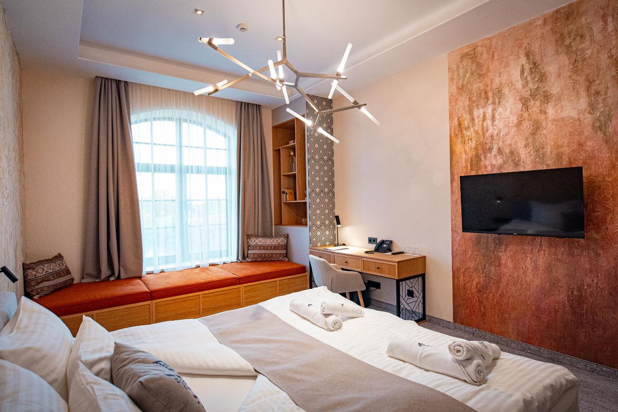 Bordur Wellness Hotel Superior Es Szonyegmuzeum Békésszentandrás エクステリア 写真